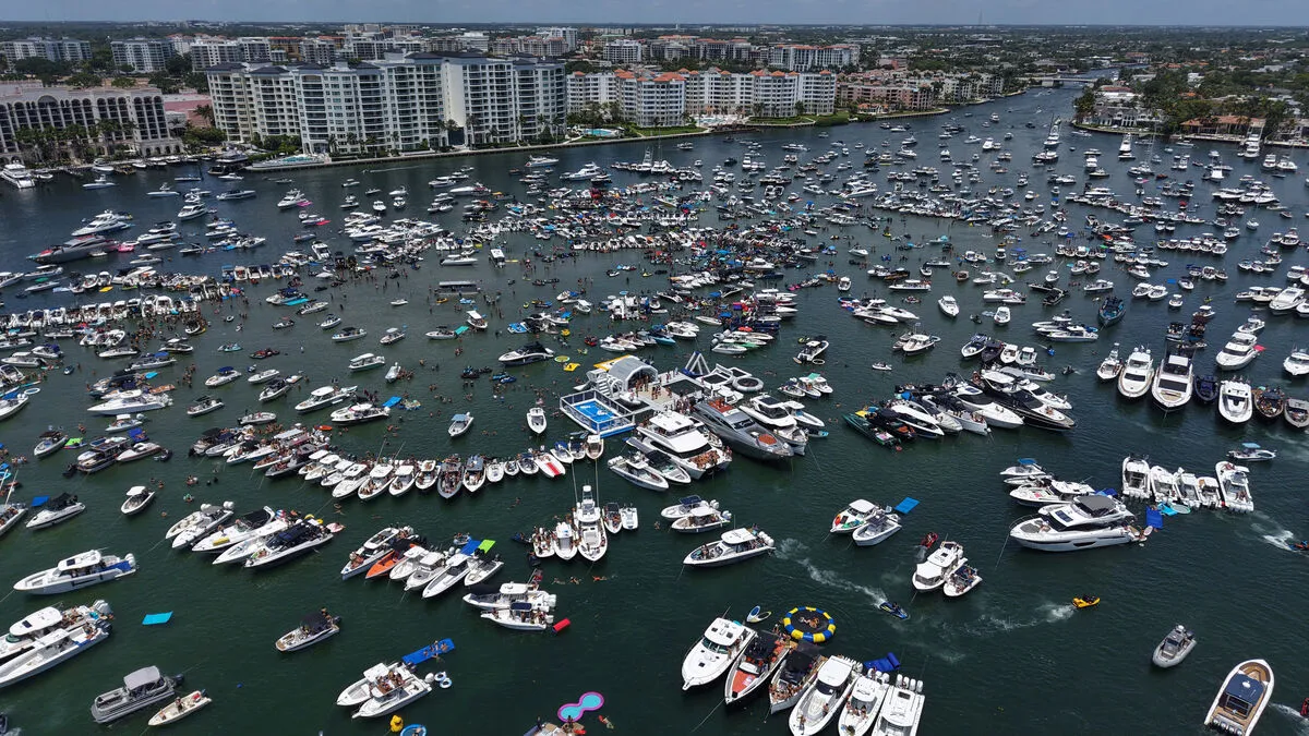 Boats at the Boca Raton Inlet sandbar during Boca Bash event